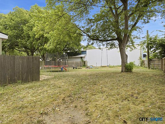 4th image of 1508 Slayton Ave