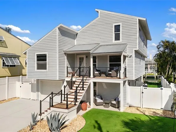 5119 Oxford Dr, Sarasota, FL 34242