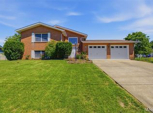 1515 Sweeney Dr, Festus, MO 63028