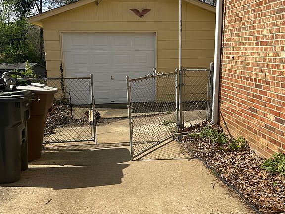 2nd image of 2103 Cheltenham Blvd