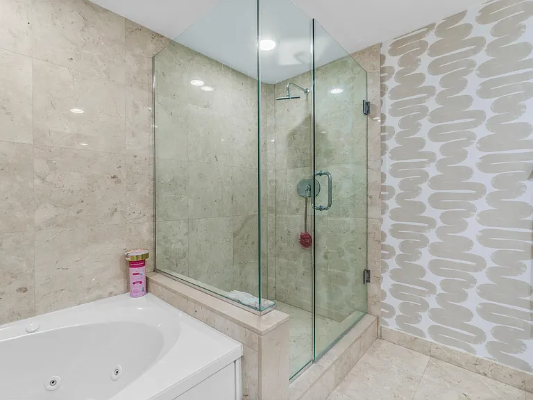 550 Okeechobee Blvd #422 — Photo 16