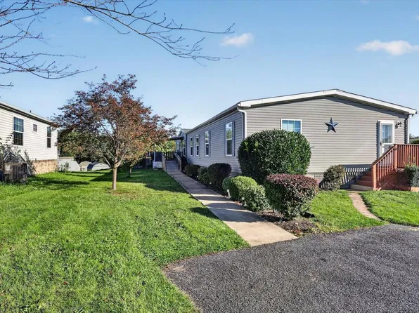8 Orchard St, Fredericksburg, PA 17026