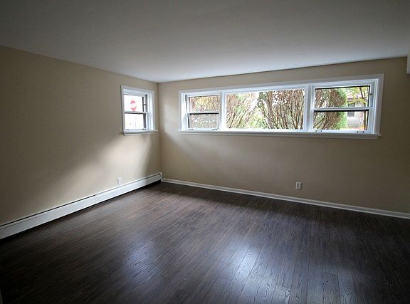 3rd image of 1119 Dunlop Ave