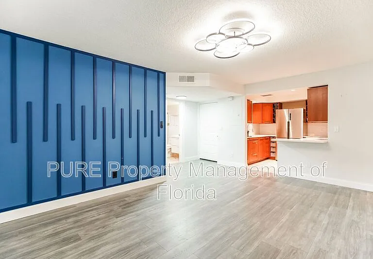454 Fairways Cir #B204 — Photo 11