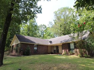 114 Beverly Dr, Grenada, MS 38901