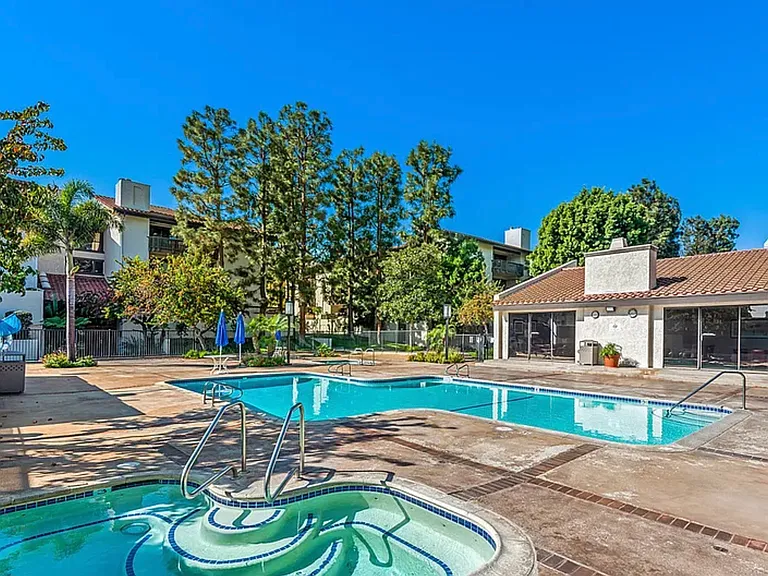 8600 Tuscany Ave #424 — Photo 31