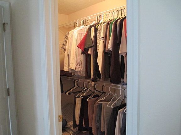 5th image of 19 Roxton Ln