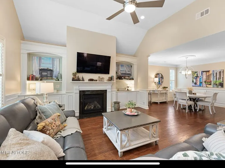 437 Chapel Grove Ln — Photo 4