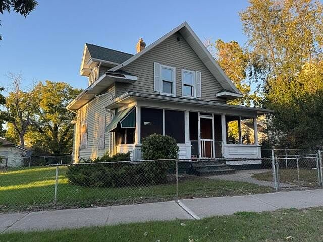 1st image of 220 Detroit St