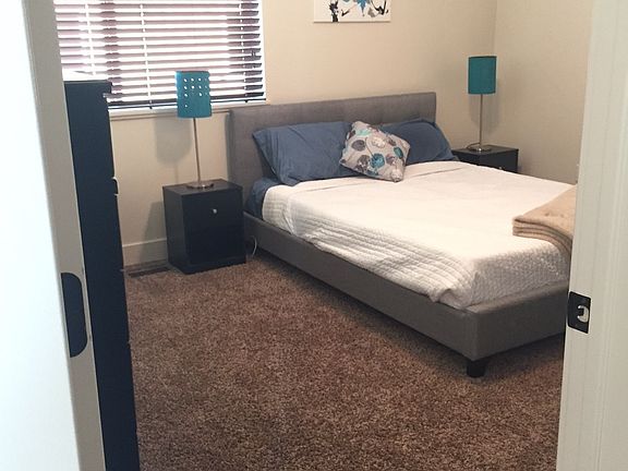 Master Bedroom - Bed is a Queen