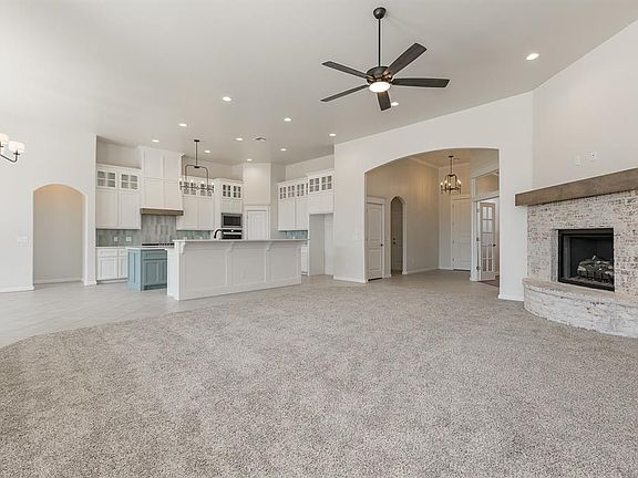 5th image of 9312 SW 32nd St