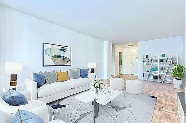 Rented by Manhattan Realty Group | media 2