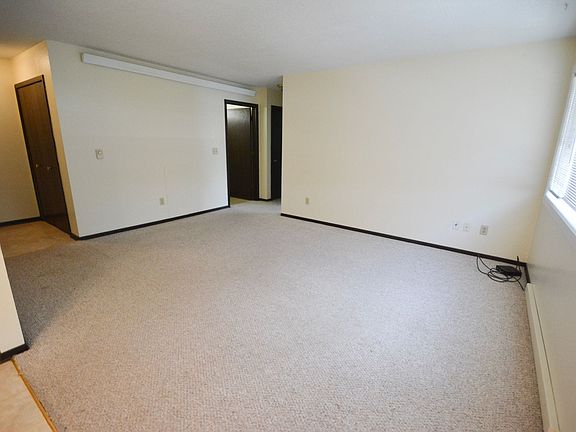 4th image of 801 6th St NE #5