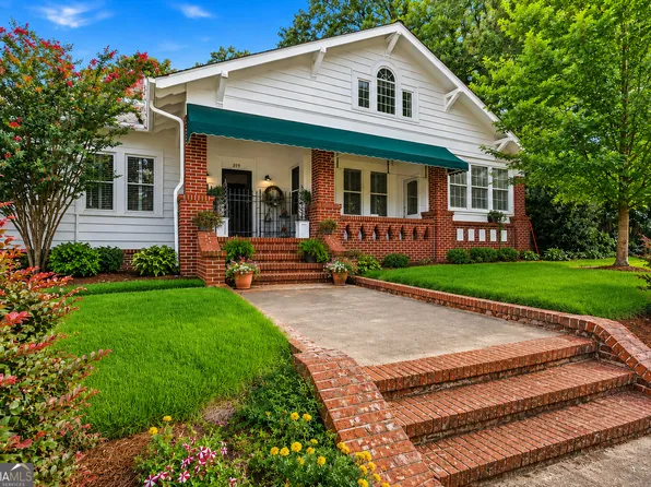 359 E Tugalo St, Toccoa, GA 30577