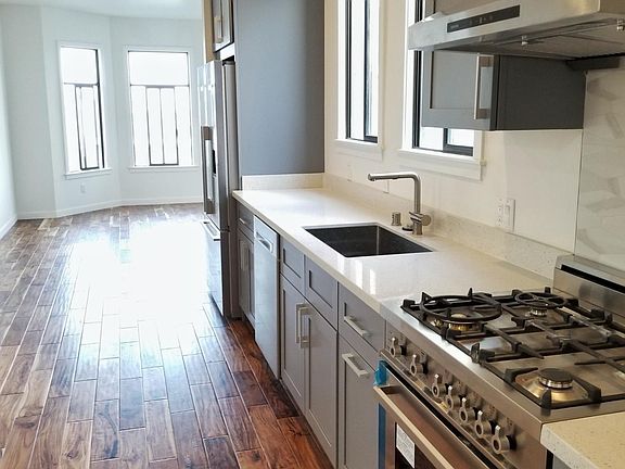 3rd image of 37 Guerrero St #37
