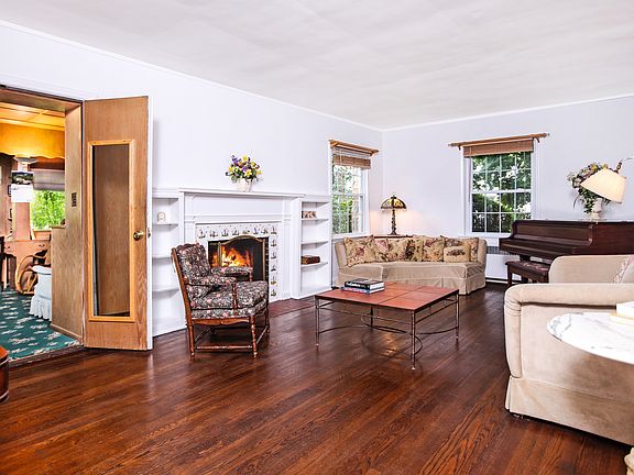 5th image of 44 Cumberland Dr