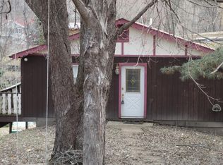 2358 S Lakeshore Dr, Brooklyn, IA 52211