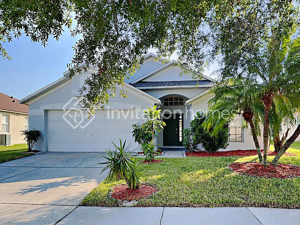 13733 Hawkeye Dr