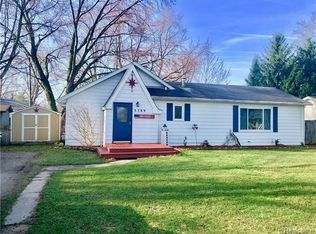 3789 Pine Rd, Lakeport, MI 48059