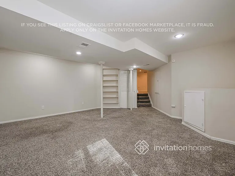 1572 Beacon Hill Dr — Photo 13