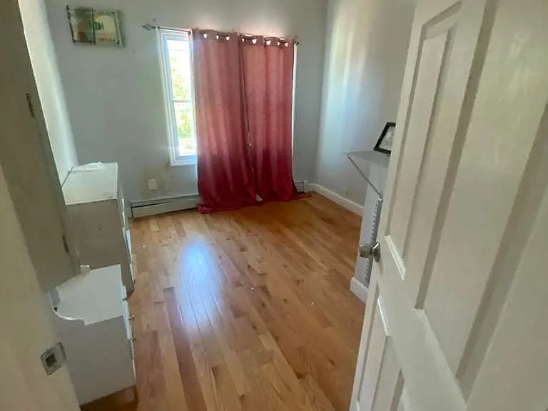 198 Shepherd Ave #1 — Photo 3