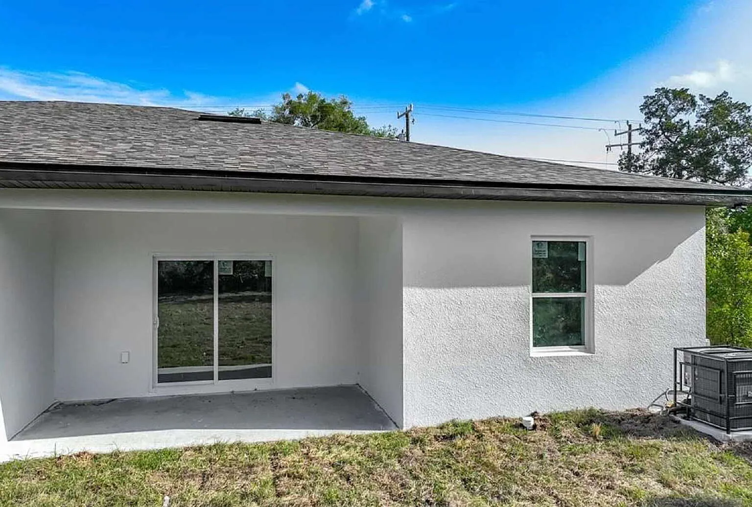 3 bed, 2.0 bath, 1250 sqft, $2,300 — Photo 2
