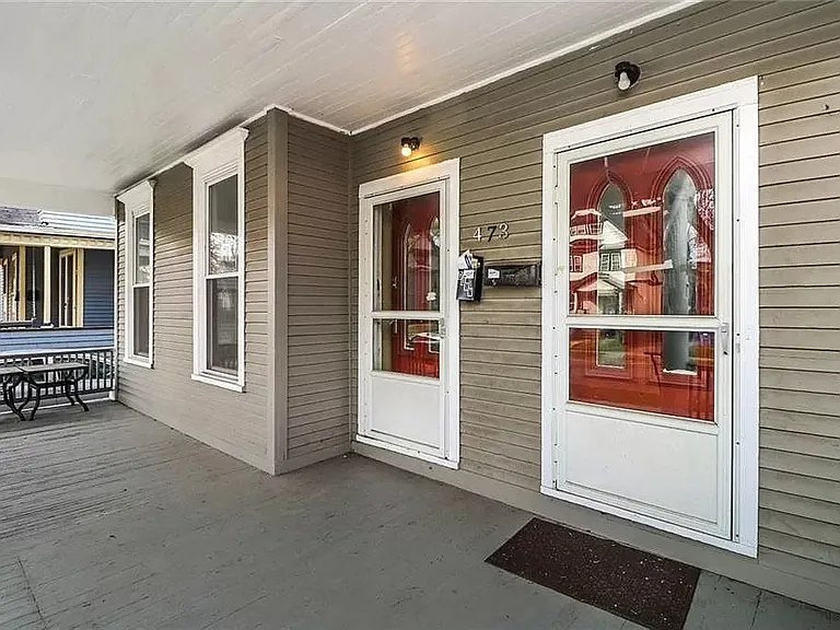 473 Alexander St — Photo 5
