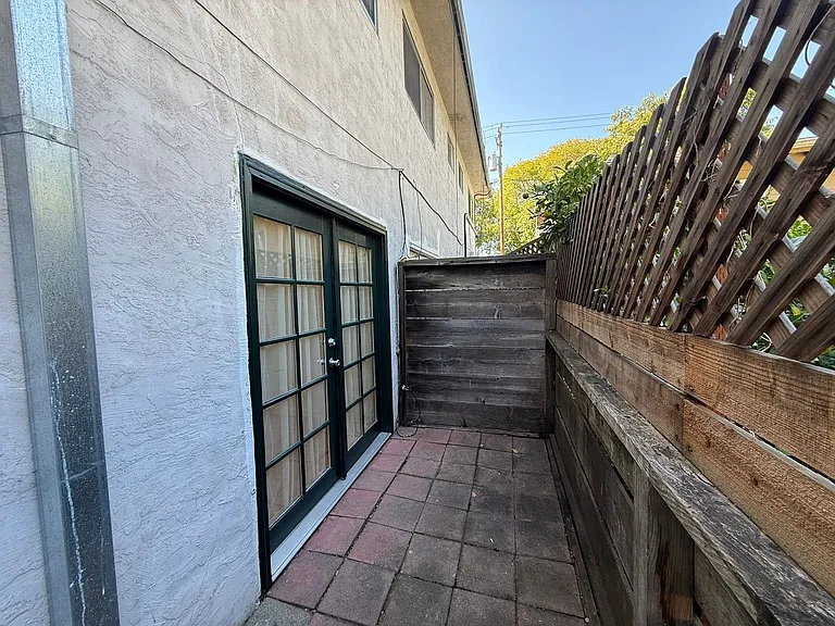 1528 Woolsey St #C — Photo 11