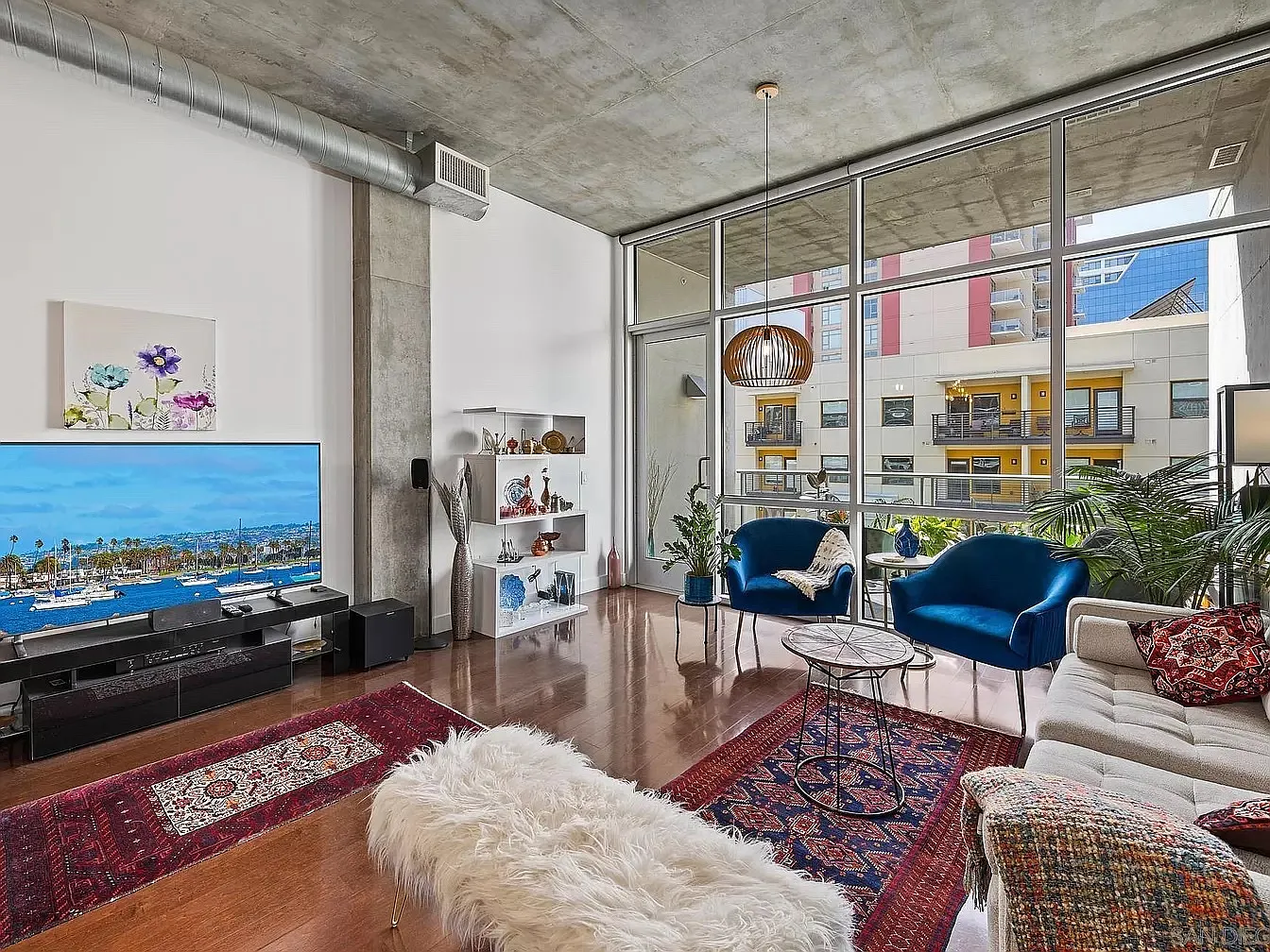 1025 Island Ave — Photo 3