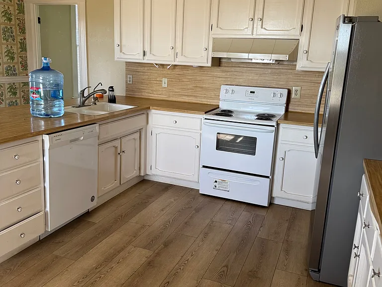9151 Campbell Rd — Photo 44