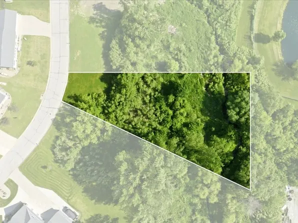 37 Meadow View Dr, Urbana, IA 52345