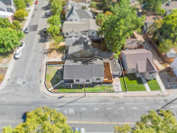 3rd image of 2000 36th St