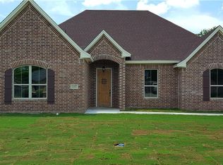 1107 Lynnwood Dr, Cleburne, TX 76033