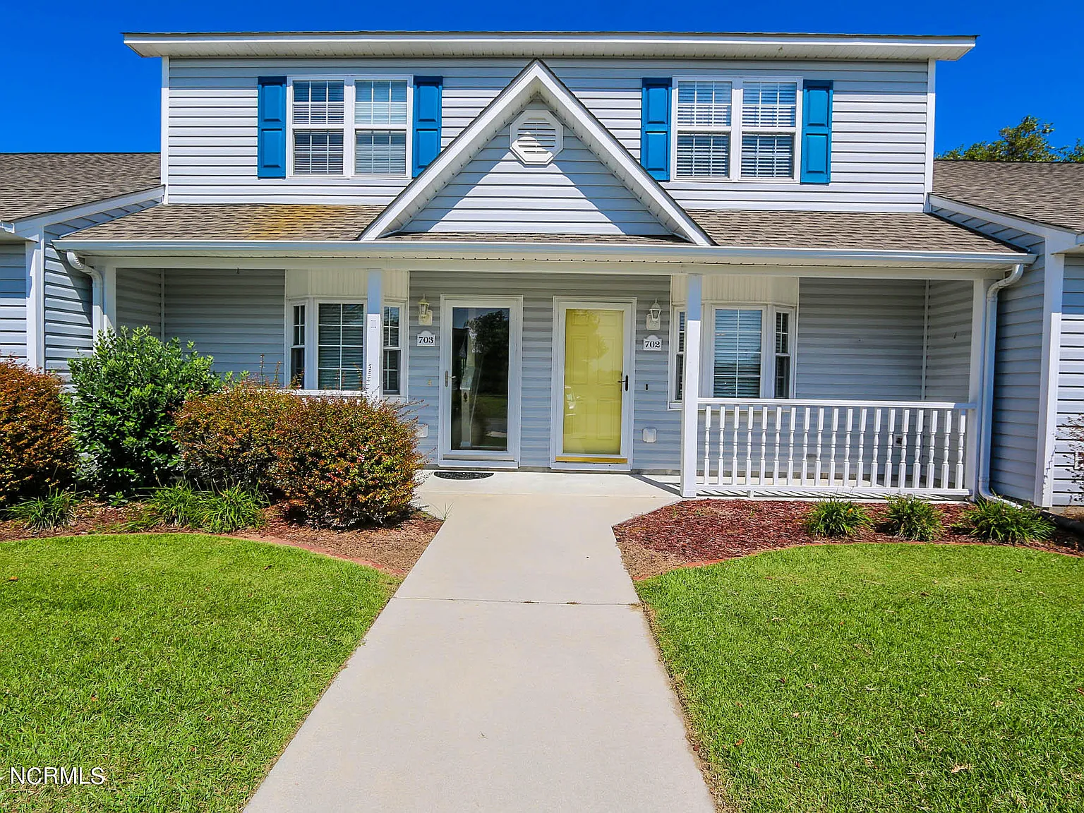 2 bed, 1.5 bath, 1012 sqft, $1,600 — Photo 2