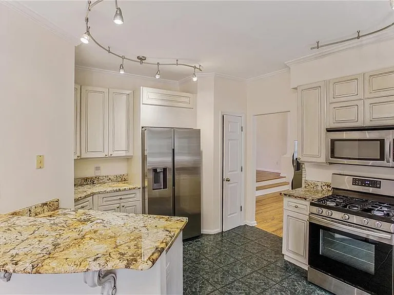 16 Ancient Oak Ct NE — Photo 14