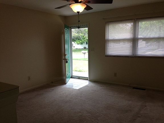 3rd image of 473-475 Diven Ln