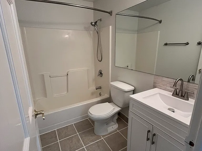 85 Meadowood Dr #C4 — Photo 13