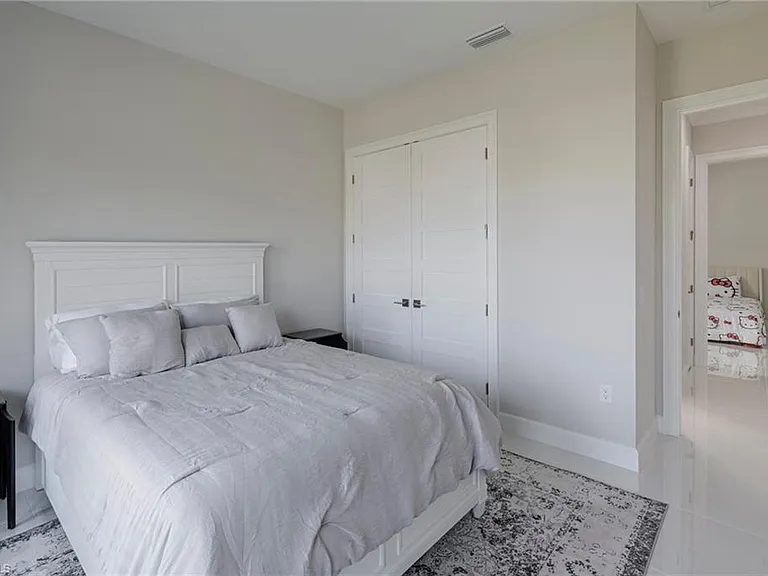 8982 Gustavia Ct — Photo 23