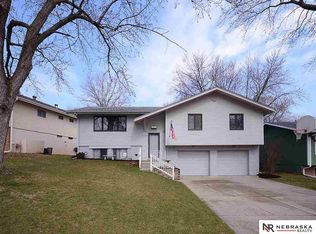 13922 Washington Cir, Omaha, NE 68137