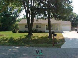 5263 Lynsue Ln W, Waterford, MI 48327