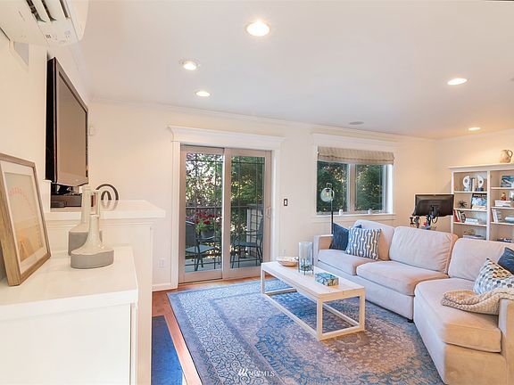 Living room with fire place