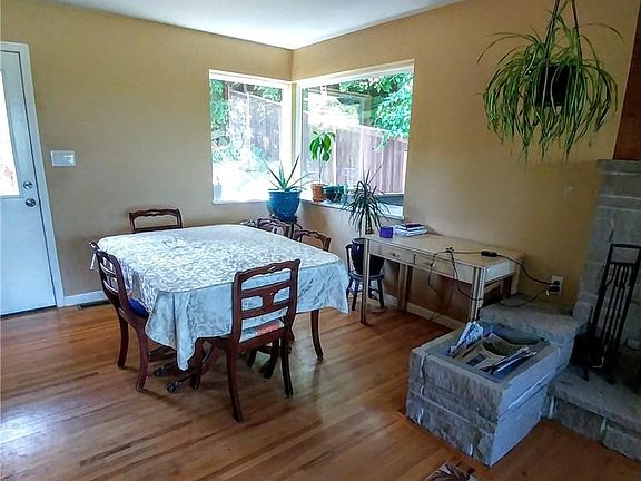 5th image of 6202 N Park Way