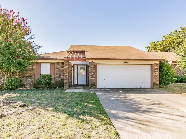 7524 Little Rock Ln, Fort Worth, TX 76120