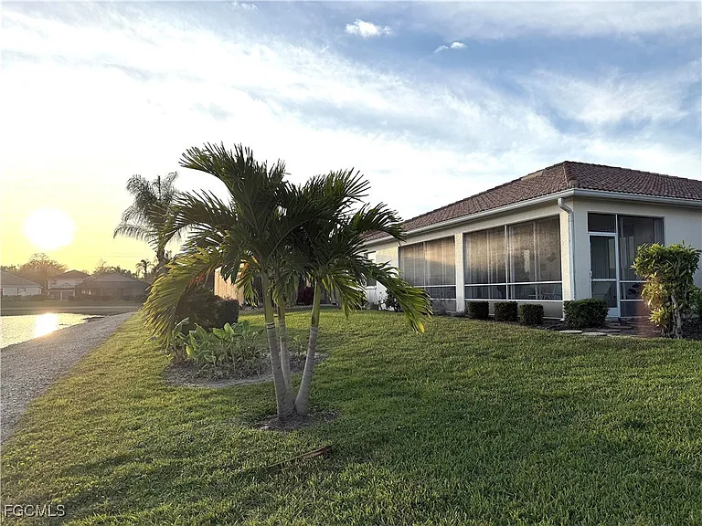 11081 Lakeland Cir — Photo 18