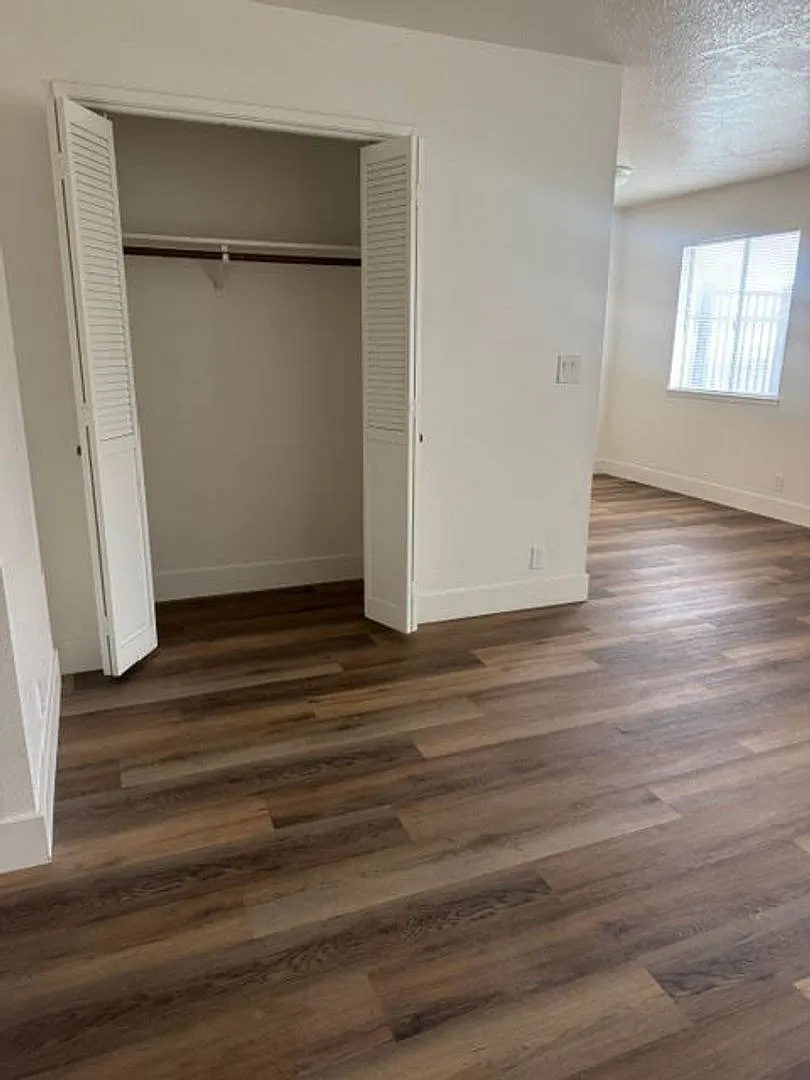 Beautiful Triplex in Ripon! — Photo 3