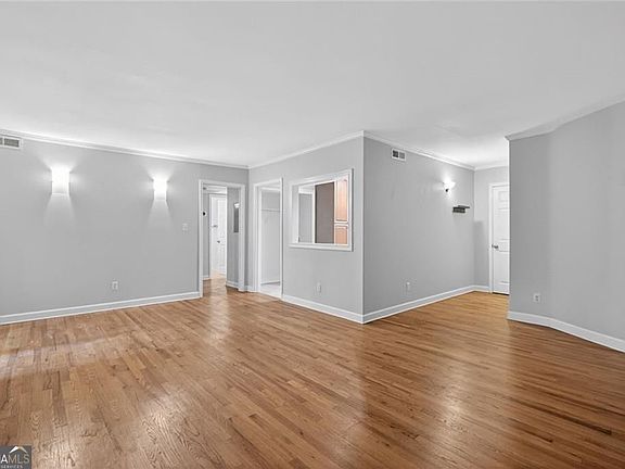 2nd image of 5400 Roswell Rd Unit L6
