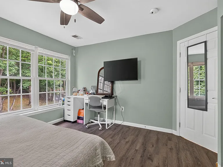 13016 Pilgrims Inn Dr — Photo 31