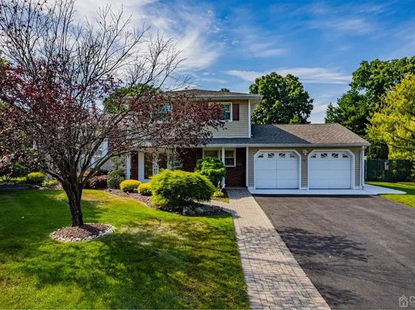 42 Fielek Ter, Parlin, NJ 08859