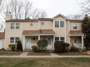 11 Hopkins Cmns, Yaphank, NY 11980