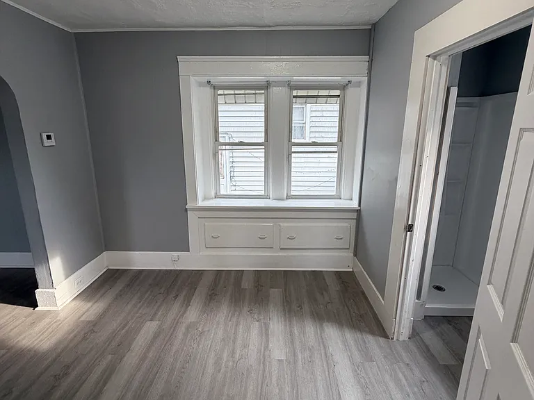 818 Sherman St — Photo 3
